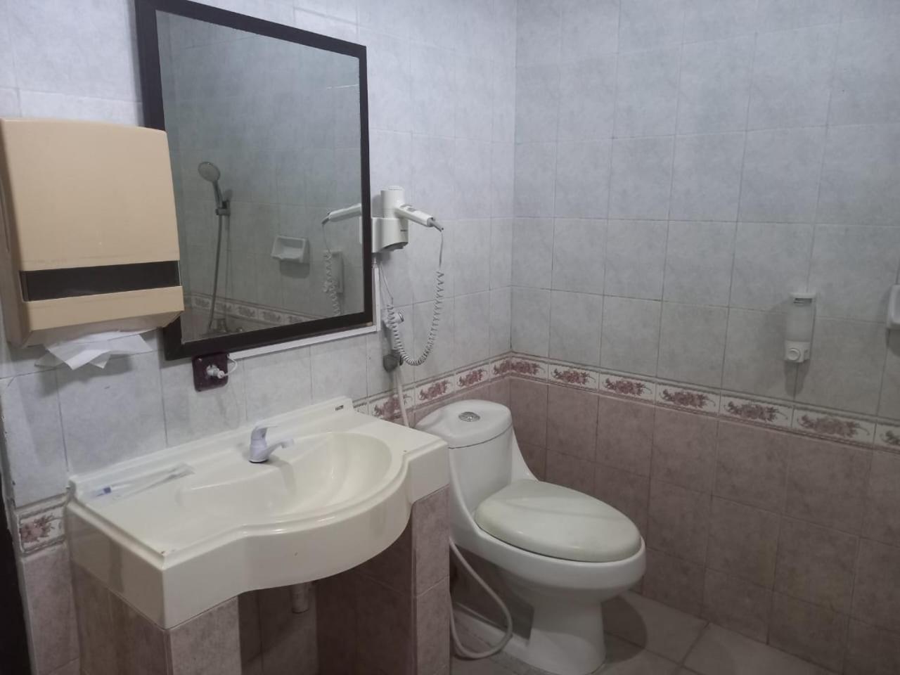 Urbanview Hotel Dedy Jaya Brebes Zewnętrze zdjęcie