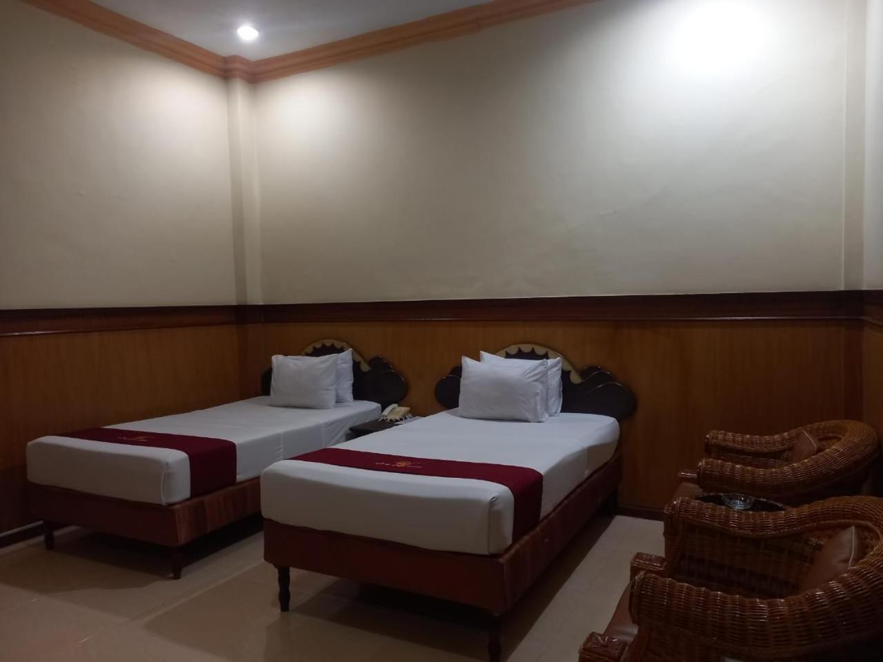 Urbanview Hotel Dedy Jaya Brebes Zewnętrze zdjęcie