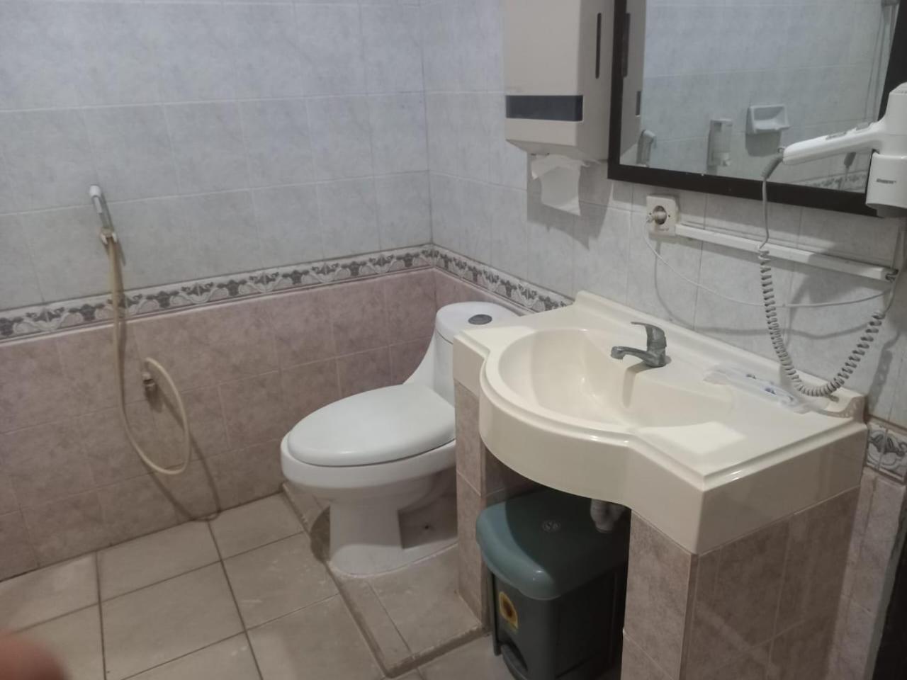 Urbanview Hotel Dedy Jaya Brebes Zewnętrze zdjęcie