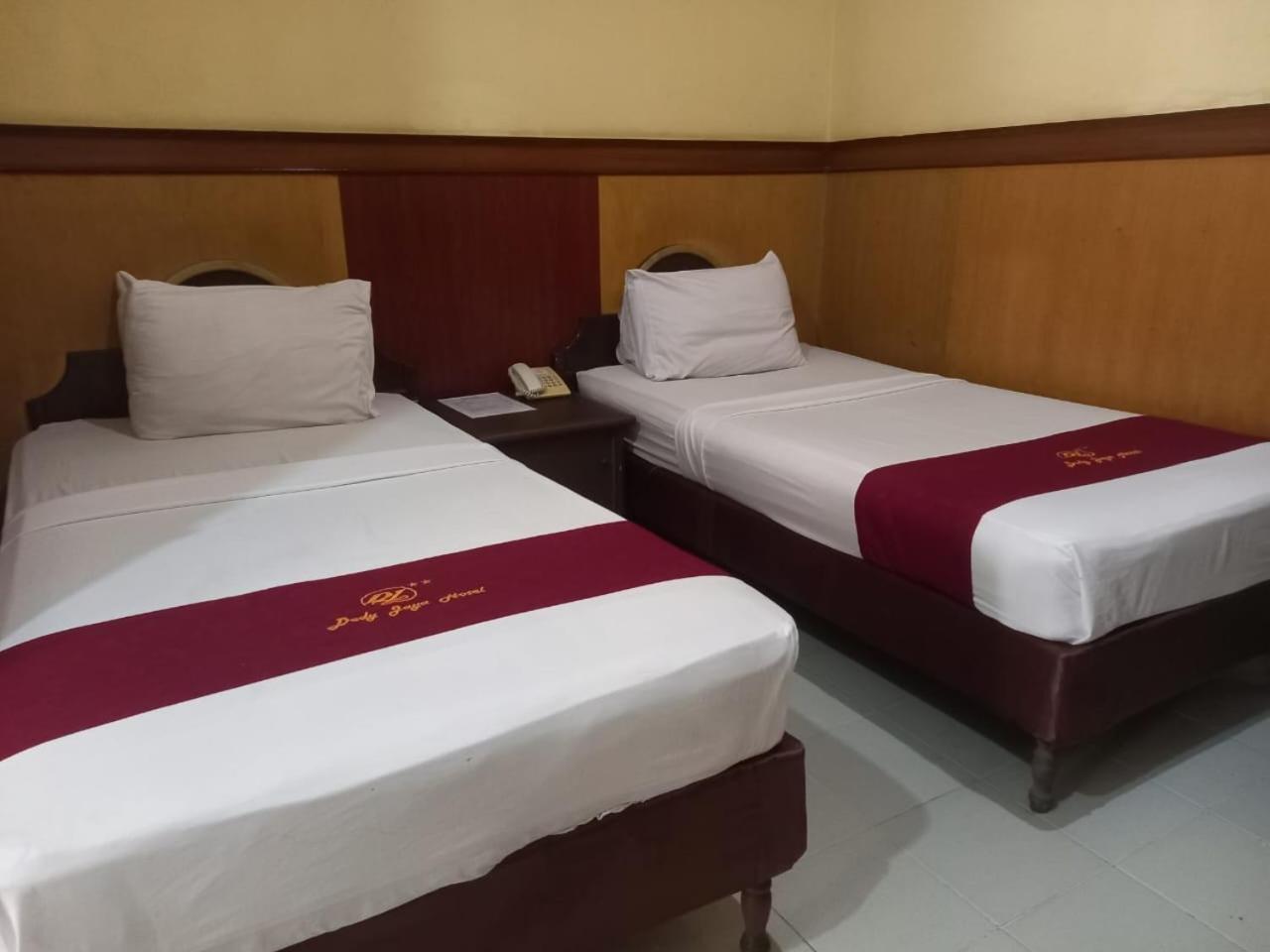 Urbanview Hotel Dedy Jaya Brebes Zewnętrze zdjęcie