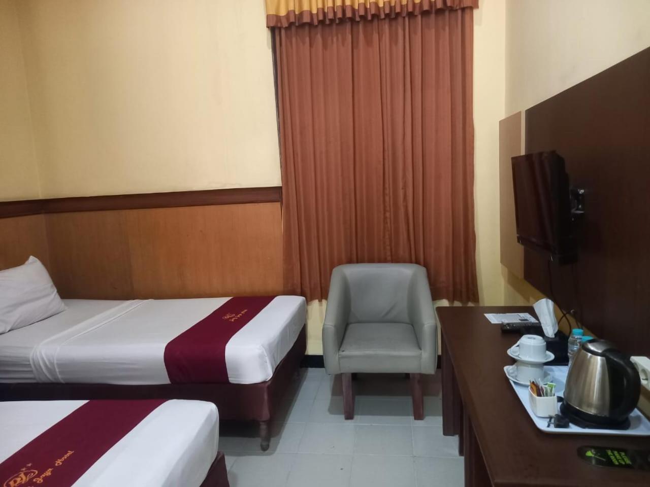 Urbanview Hotel Dedy Jaya Brebes Zewnętrze zdjęcie