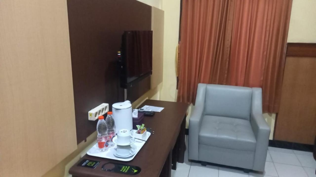 Urbanview Hotel Dedy Jaya Brebes Zewnętrze zdjęcie