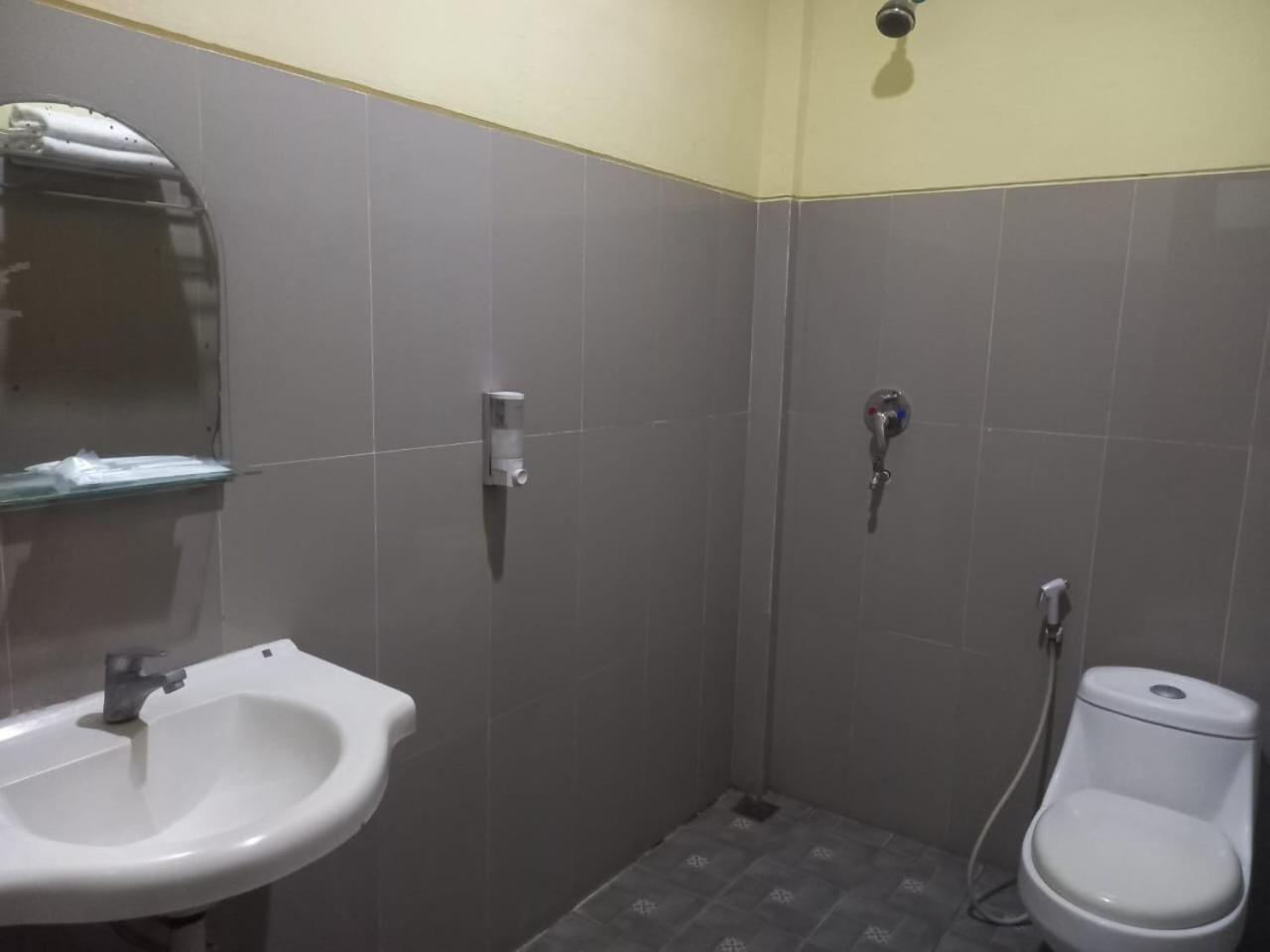 Urbanview Hotel Dedy Jaya Brebes Zewnętrze zdjęcie