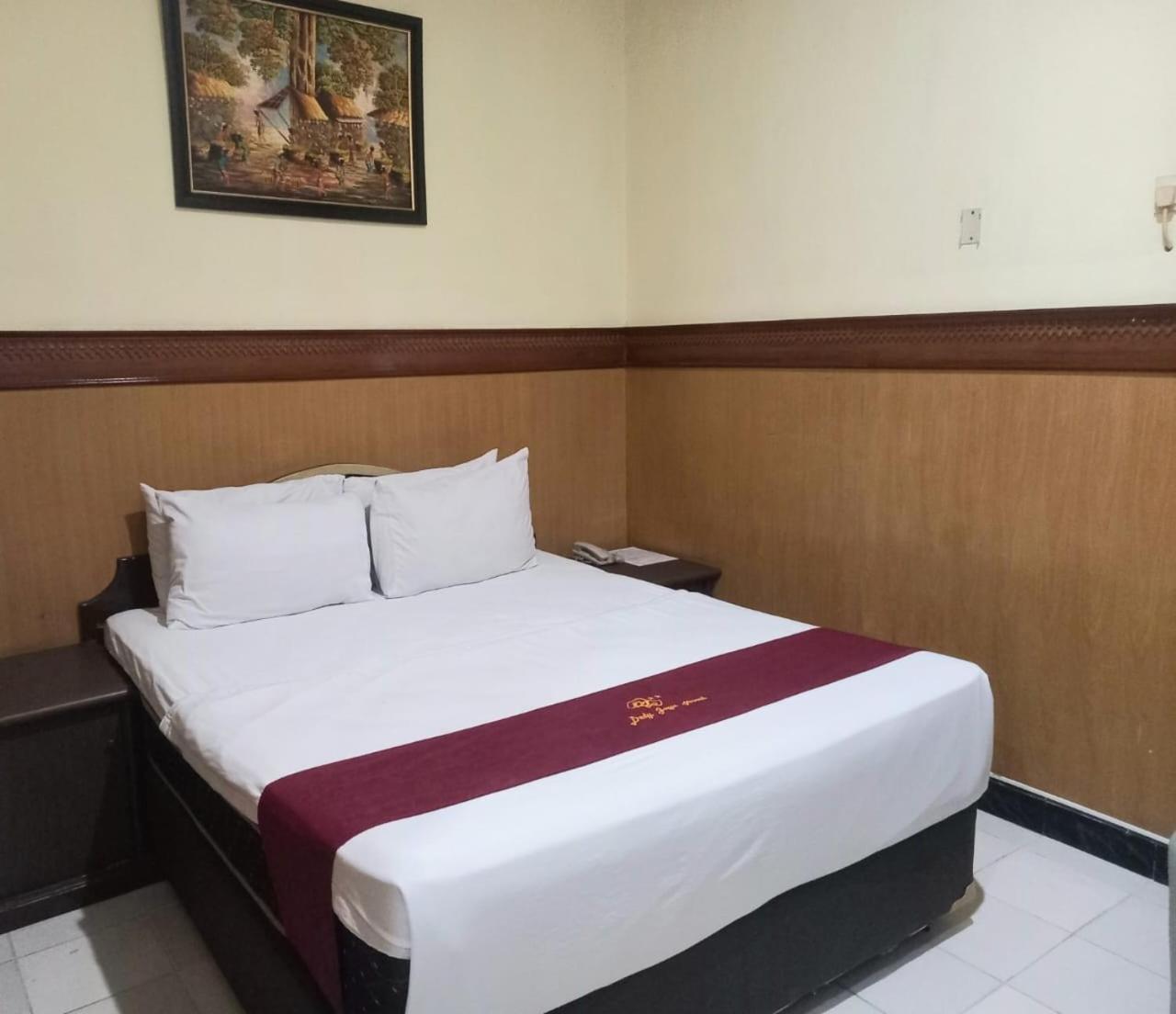 Urbanview Hotel Dedy Jaya Brebes Zewnętrze zdjęcie